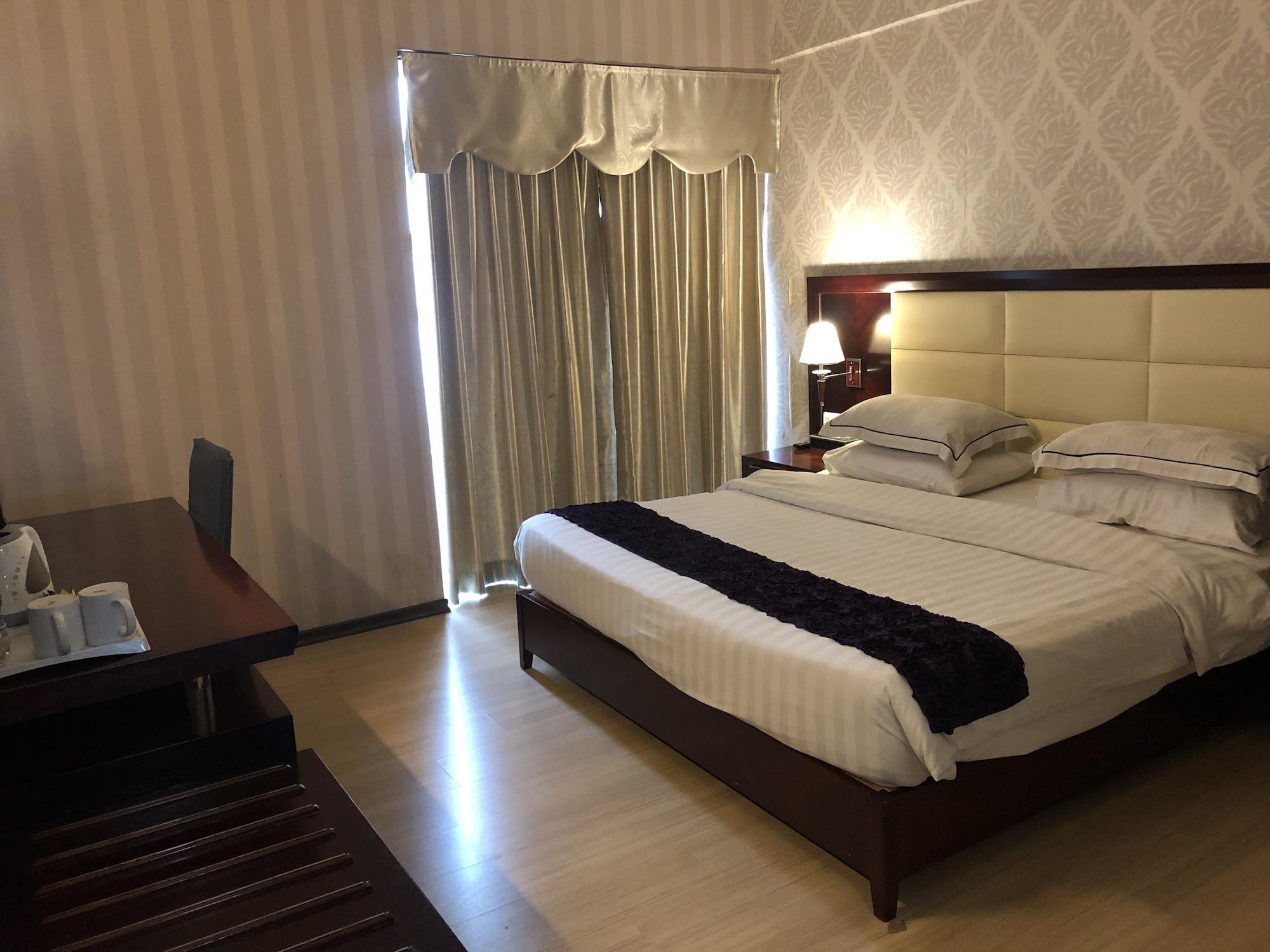ג'והור בהרו Pariss Hotel מראה חיצוני תמונה