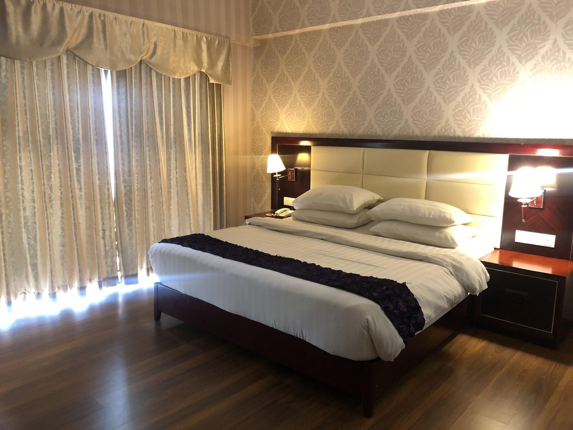 ג'והור בהרו Pariss Hotel מראה חיצוני תמונה