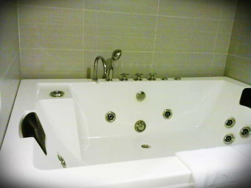 ג'והור בהרו Pariss Hotel מראה חיצוני תמונה