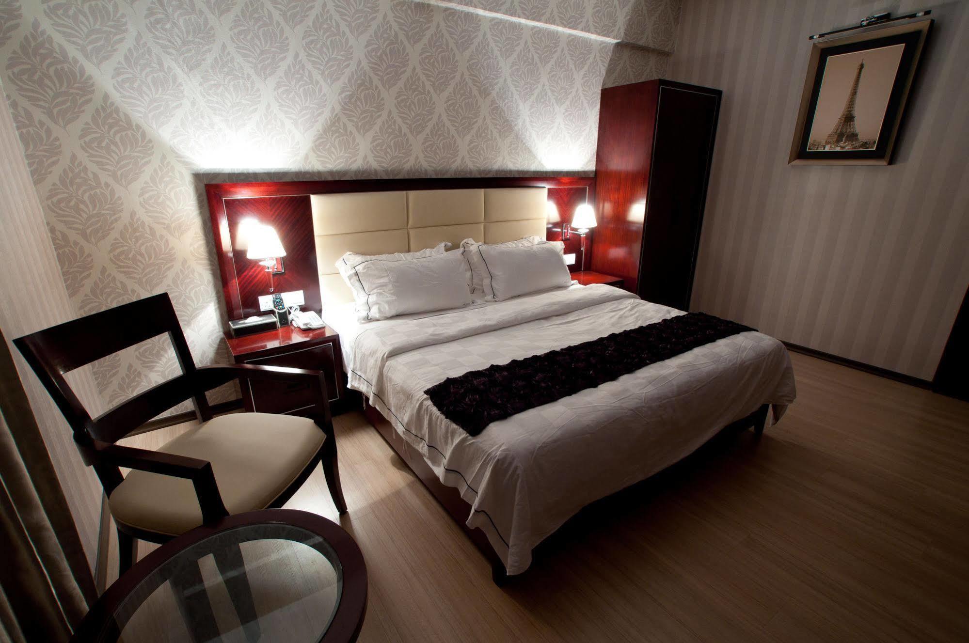 ג'והור בהרו Pariss Hotel מראה חיצוני תמונה