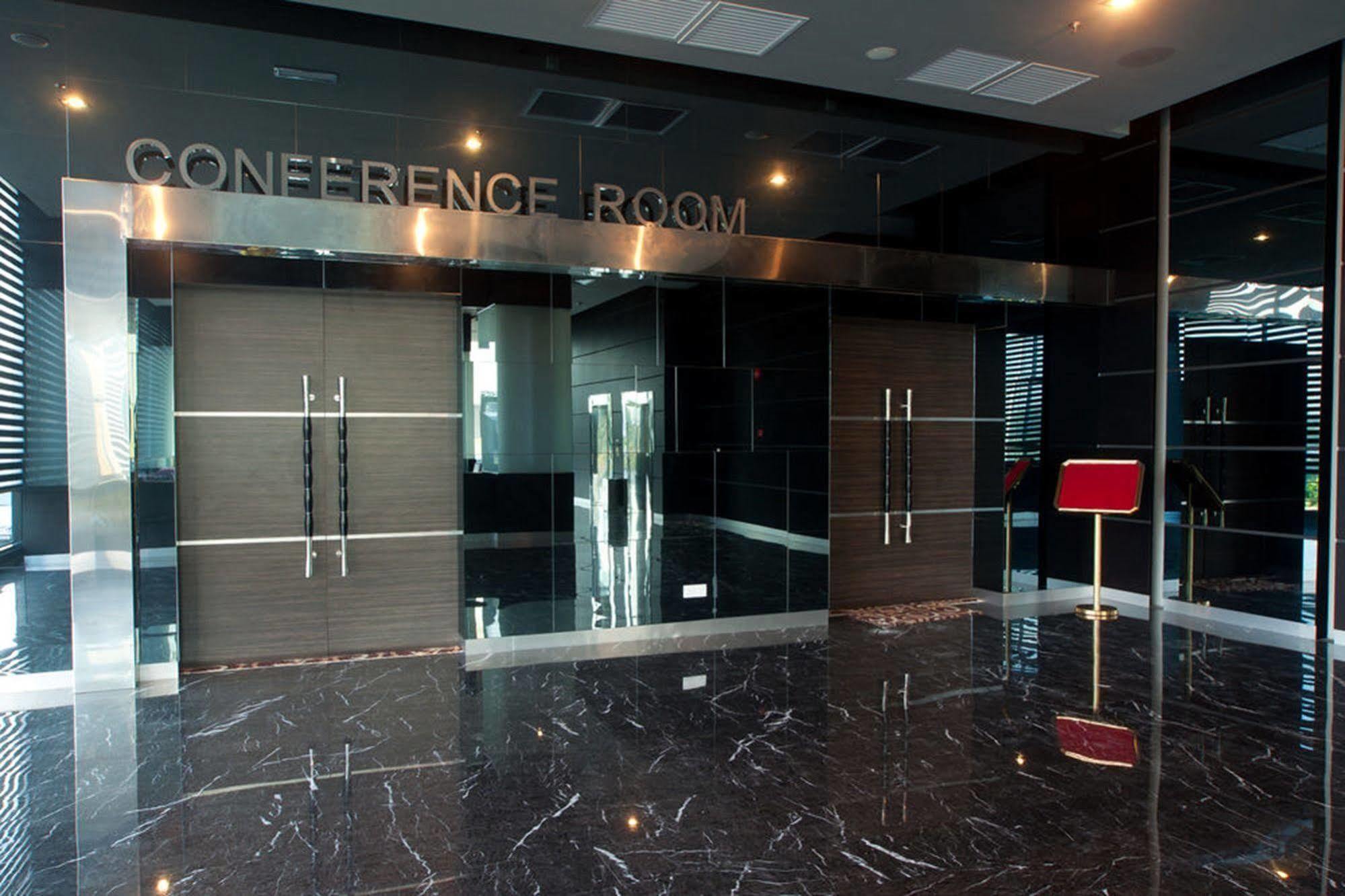 ג'והור בהרו Pariss Hotel מראה חיצוני תמונה